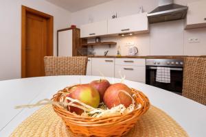 Kuchyň nebo kuchyňský kout v ubytování Apartmány Pod náměstím