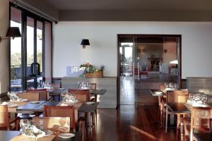 Restaurant o un lloc per menjar a Apartahotel Suites Vila Birdie