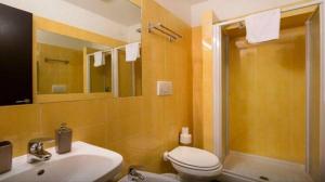 A bathroom at Guest House Rome by GHOR