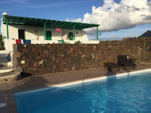 The swimming pool at or close to Casa Andrés