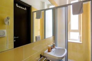 A bathroom at Guest House Rome by GHOR