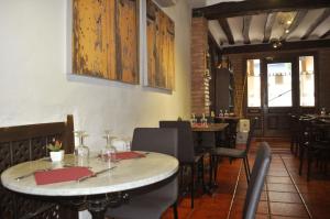 El Molino de Floren tesisinde bir restoran veya yemek mekanı