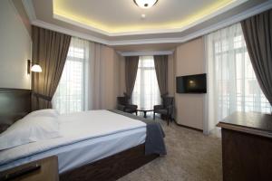 Televisyen dan/atau pusat hiburan di Boulevard Hotel