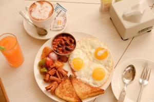 As opções de pequeno-almoço disponíveis para os hóspedes de Trekkers Inn Boutique Hotel Pokhara