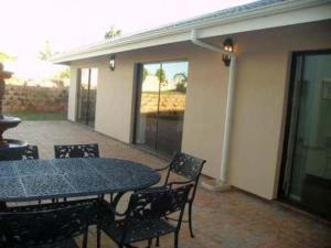 Gallery image of Avalon Guest House in Amanzimtoti