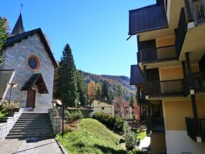 Budova, kde se apartmán nachází + 8 fotografií