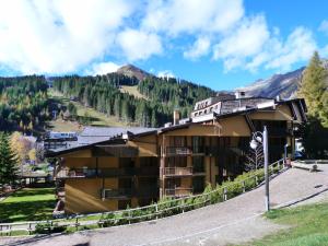 Gallery image of Bilocali Alberti - Des Alpes in Madonna di Campiglio