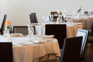 Reštaurácia alebo iné gastronomické zariadenie v ubytovaní Starhotels Cristallo Palace