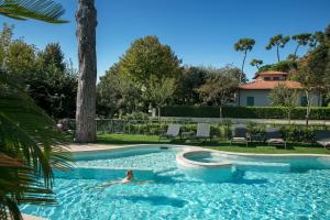 Bazén v ubytování Hotel St.Mauritius nebo v jeho okolí