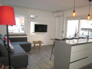 TV a/nebo společenská místnost v ubytování Cascais UNIKE