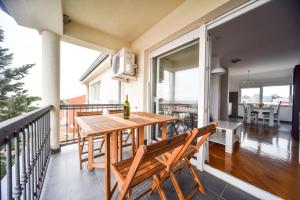 Ein Balkon oder eine Terrasse in der Unterkunft Apartments Dream