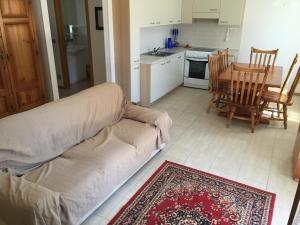 Η κουζίνα ή μικρή κουζίνα στο Gal28 +12 φωτογραφίες