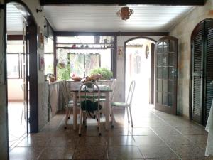 Gallery image of Suítes Tropicana guesthouse in Cabo Frio