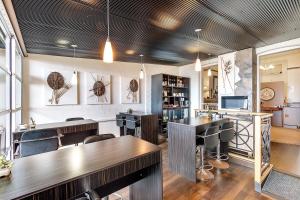 Kuchyň nebo kuchyňský kout v ubytování The Madsen Boutique Hotel
