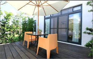 Балкон або тераса в Lovely Pond Hostel