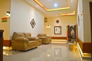 Area soggiorno di The Cabin Tanjung Hotel Wonosobo