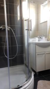 Bilik mandi di Apartment Tea +44 gambar