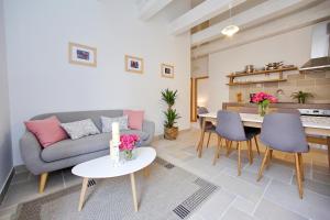 Kuchyň nebo kuchyňský kout v ubytování Apartments Rita + 37 fotografií