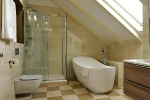 Koupelna v ubytování Bajamonti 5 Luxury Rooms + 22 fotografií
