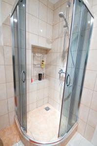 Bathroom sa VGH accommodation services