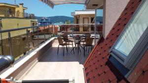 Balkón nebo terasa v ubytování Guest House Donchevi
