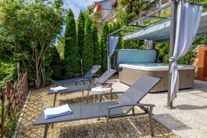 Vonkajšia záhrada v ubytovaní Luxury penthouse Prestige near the sea