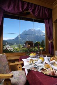 Splošen pogled na gorovje oz. razgled na gore, ki ga ponuja hotel