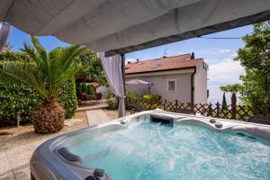 Galería fotográfica de Luxury penthouse Prestige near the sea en Opatija