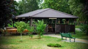 Vonkajšia záhrada v ubytovaní Hotel Wolin