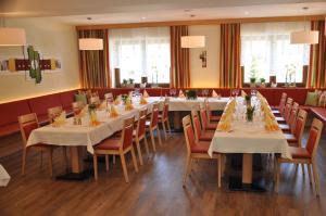 Restaurace v ubytování Gasthof Landhotel Hubmann