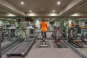 Fitness centrum a/nebo fitness zařízení v ubytování The Hoste and The Vine House Hotels