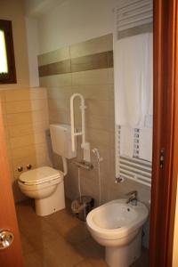 A bathroom at Albergo Ristorante Bismantova