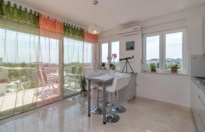 Fotografie z fotogalerie ubytování Apartments Radica v destinaci Podstrana