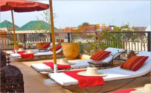 Ein Balkon oder eine Terrasse in der Unterkunft Riad Rabahsadia
