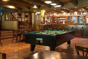 Biliár nebo kulečník v ubytování Hotel California