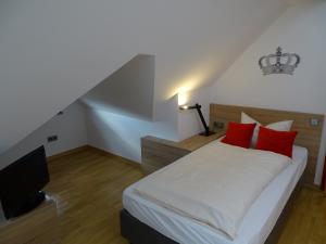 Postel nebo postele na pokoji v ubytování Kolping-Hotel