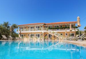 Bassein majutusasutuses Artemis Apartments või selle lähedal