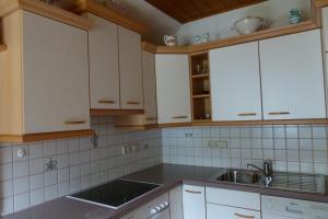 Kuchyňa alebo kuchynka v ubytovaní Haus Hönegger