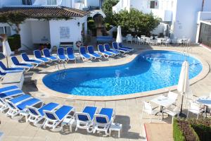 Bazén v ubytování Hotel d'Or nebo v jeho okolí