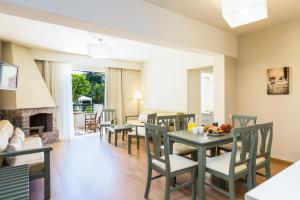 A seating area at Trefon Hotel Apartments and Family Suites