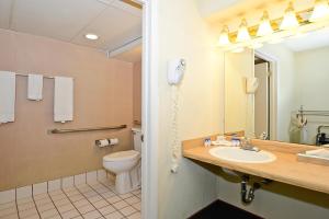 Gallery image of Howard Johnson by Wyndham Saint Joseph Benton Harbor in Benton Harbor