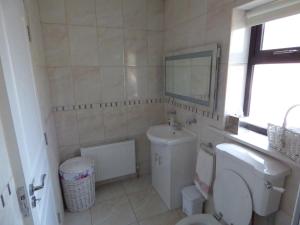 Imagen de la galería de Ashford Villa, en Cong 20 fotos más