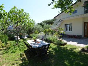 Zahrada ubytování Apartment in Gatteo near Adriatic Beach
