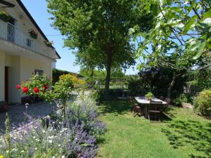 Zahrada ubytování Apartment in Gatteo near Adriatic Beach