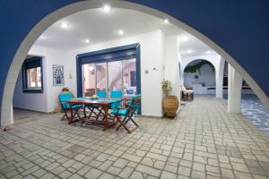 Imagen de la galería de Blue Dream villa a seaside beauty in Euboea island, en Platána