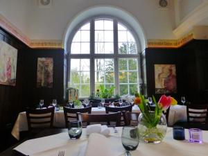 Restaurace v ubytování Jugendstilhotel Trifels + 31 fotografií