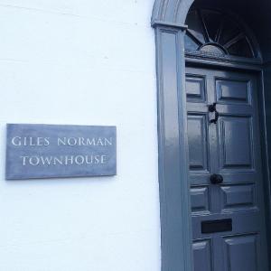 Fotografie z fotogalerie ubytování Giles Norman Gallery & Townhouse v destinaci Kinsale + 24 fotografií