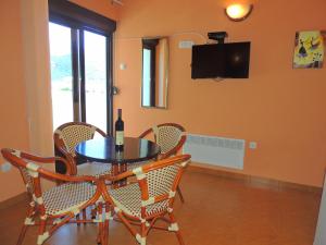 TV a/nebo společenská místnost v ubytování Villa Budvanka Guesthouse