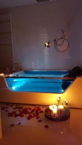 Fotografie z fotogalerie ubytování Studio-Apartment VAL - Luxury massage chair - Private SPA- Hot Tub, Infrared Sauna, , Parking with video surveillance, Entry with PIN 0 - 24h, FREE CANCELLATION 24 hours before Check In, Premium pillows and mattress v destinaci Slavonski Brod
