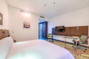 Μια τηλεόραση ή/και κέντρο ψυχαγωγίας στο Hotel Spiwak Chipichape Cali